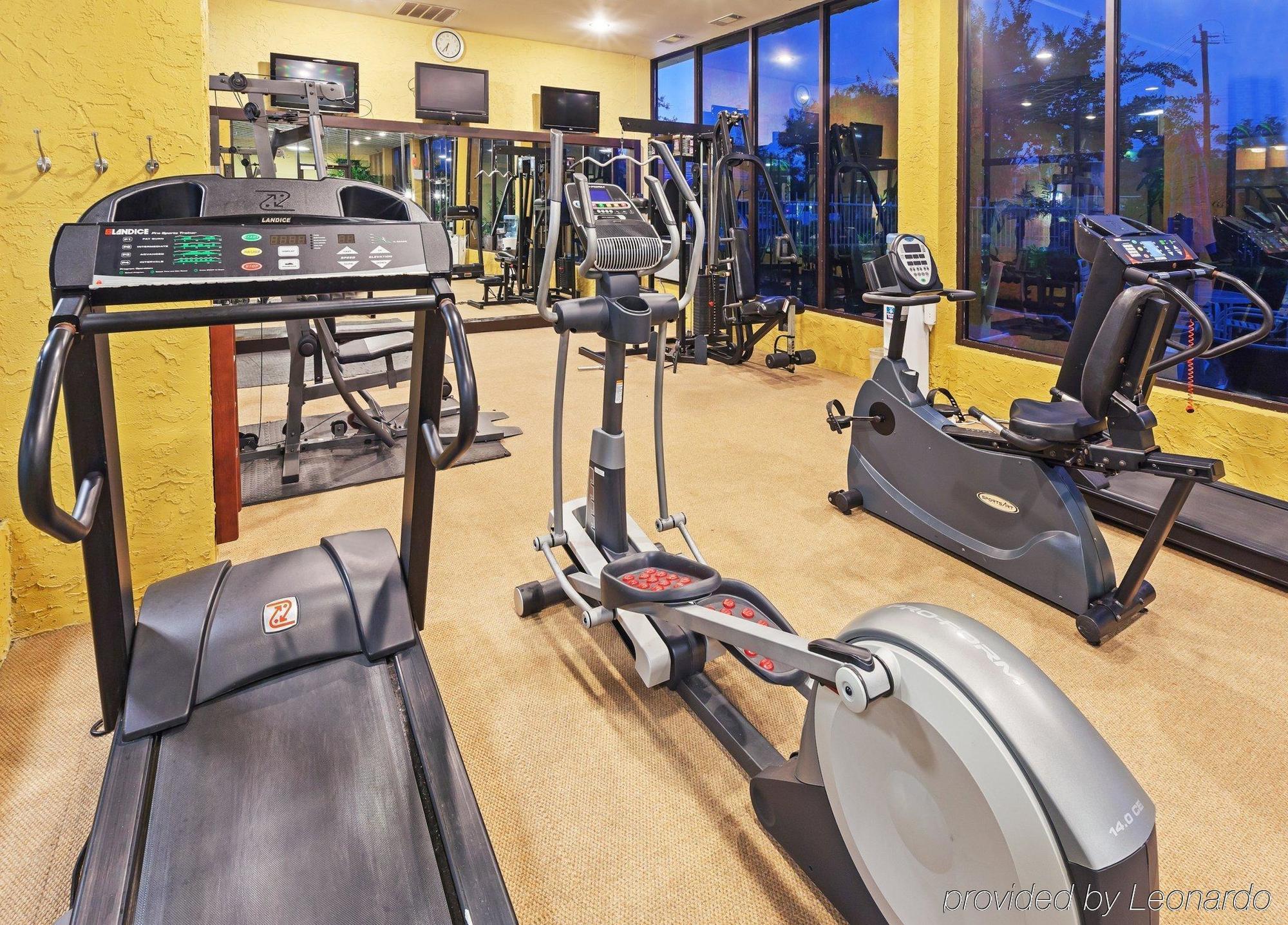 Crowne Plaza Suites Houston - Near Sugar Land Екстериор снимка