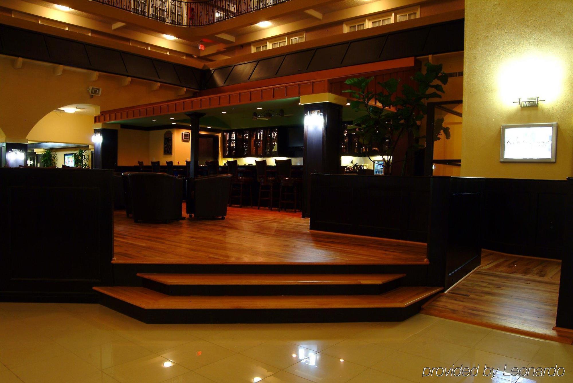 Crowne Plaza Suites Houston - Near Sugar Land Интериор снимка