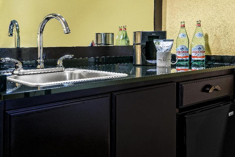 Crowne Plaza Suites Houston - Near Sugar Land Екстериор снимка