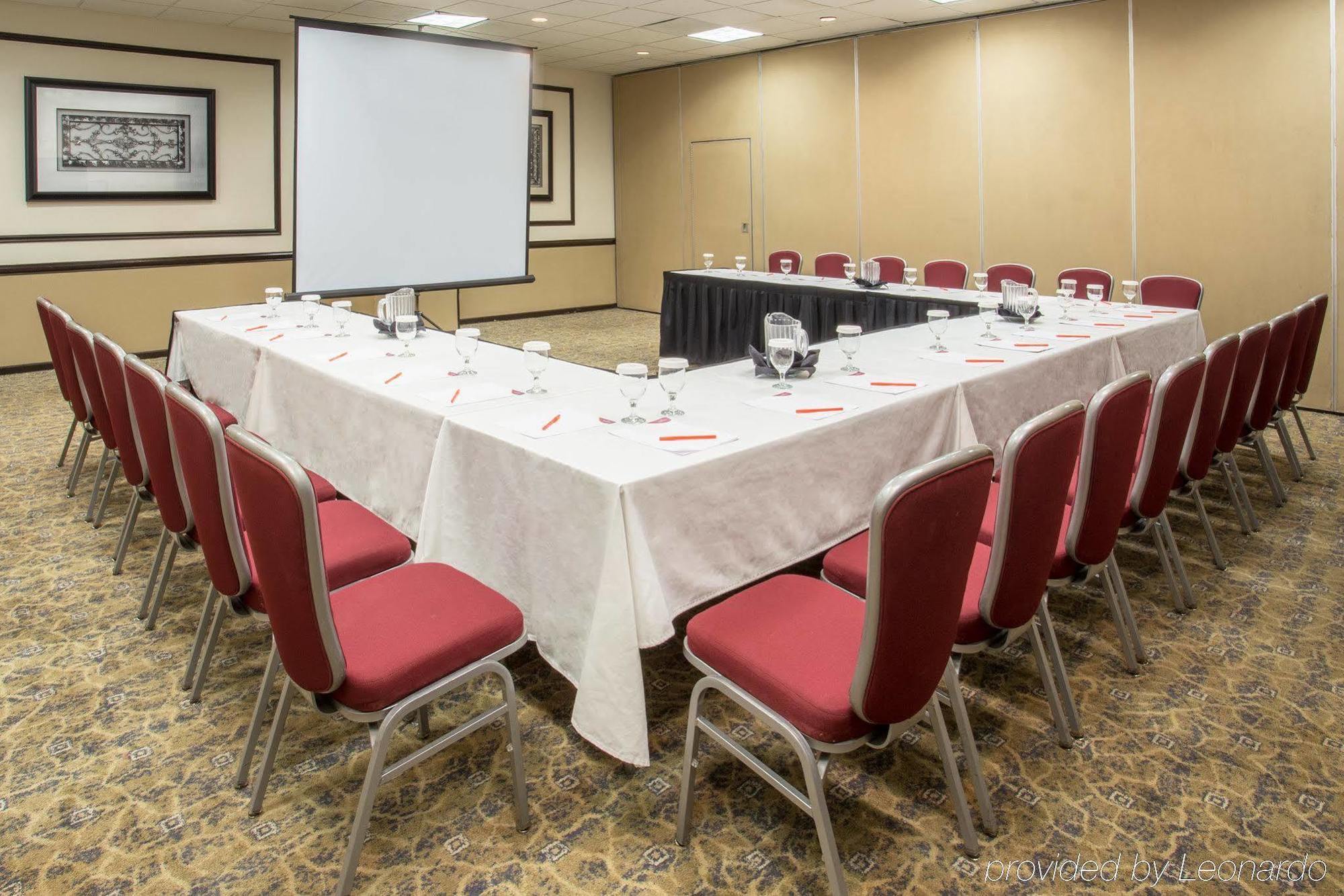 Crowne Plaza Suites Houston - Near Sugar Land Екстериор снимка