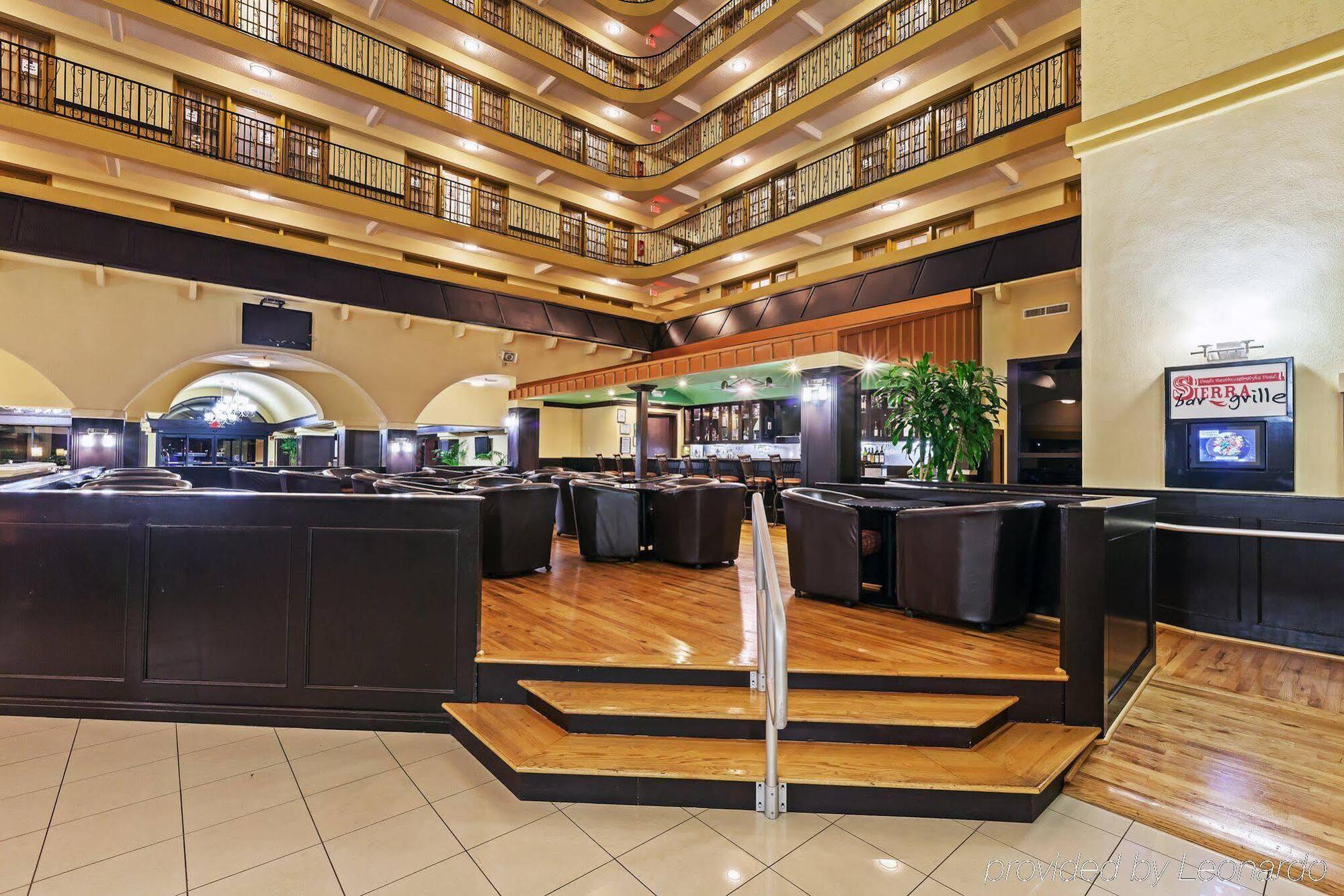 Crowne Plaza Suites Houston - Near Sugar Land Екстериор снимка
