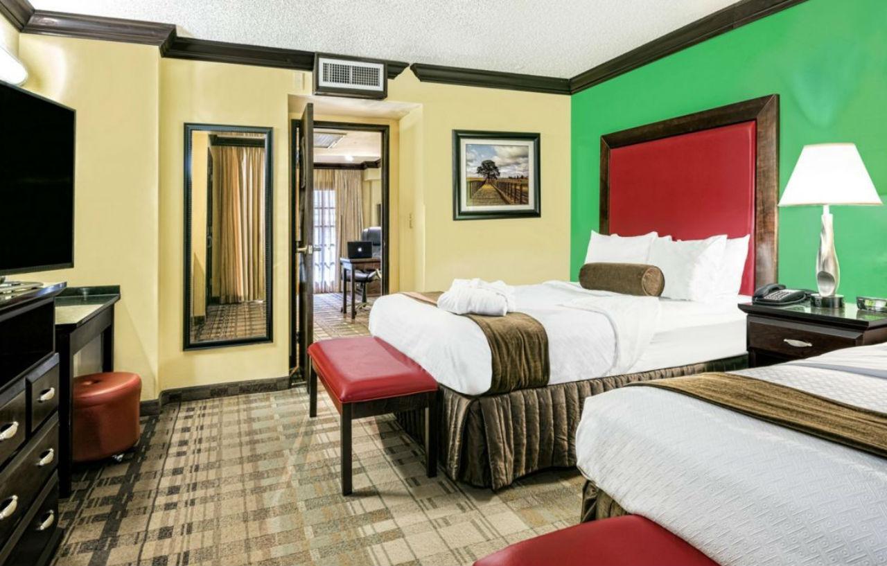 Crowne Plaza Suites Houston - Near Sugar Land Екстериор снимка