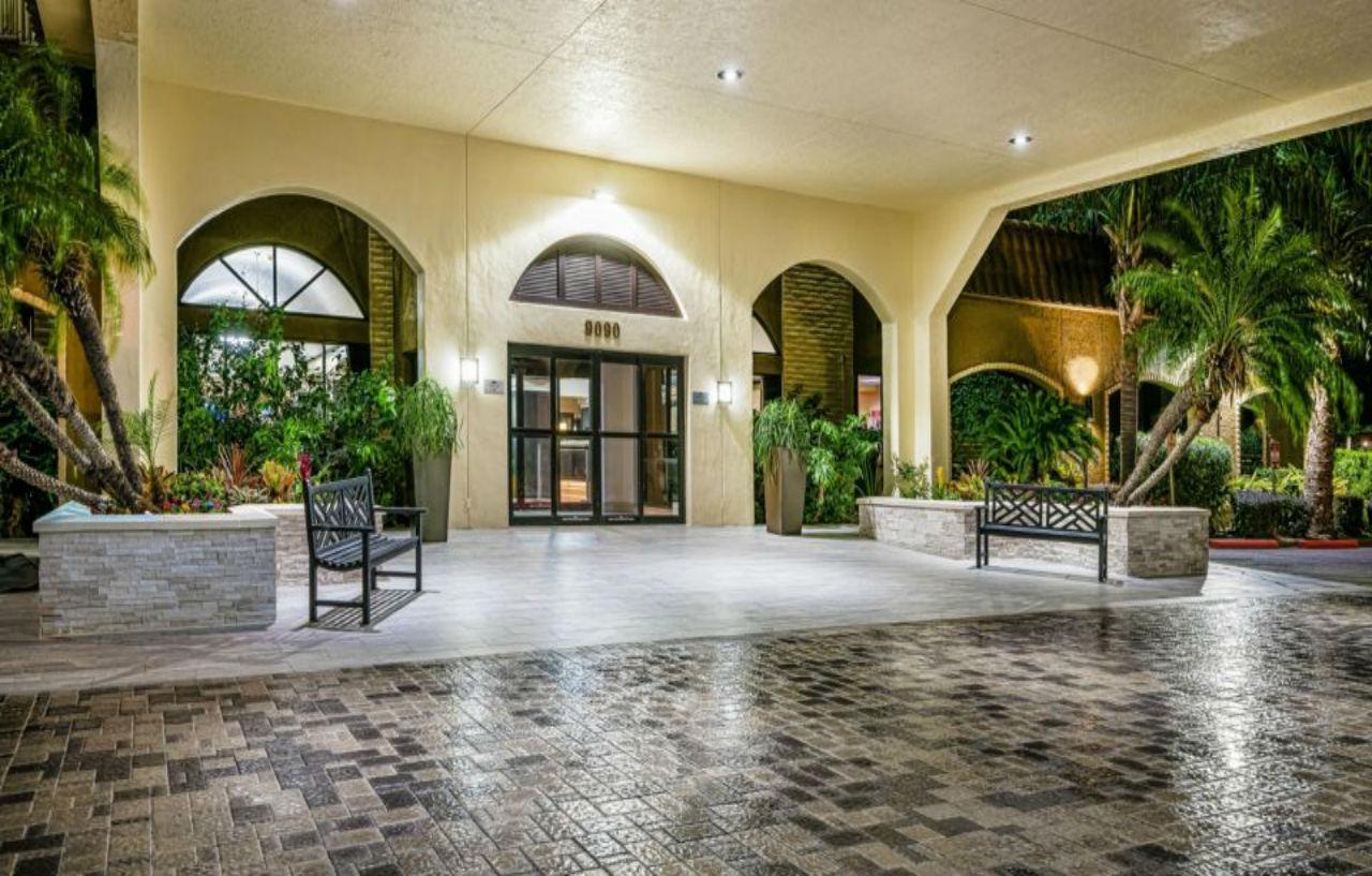 Crowne Plaza Suites Houston - Near Sugar Land Екстериор снимка