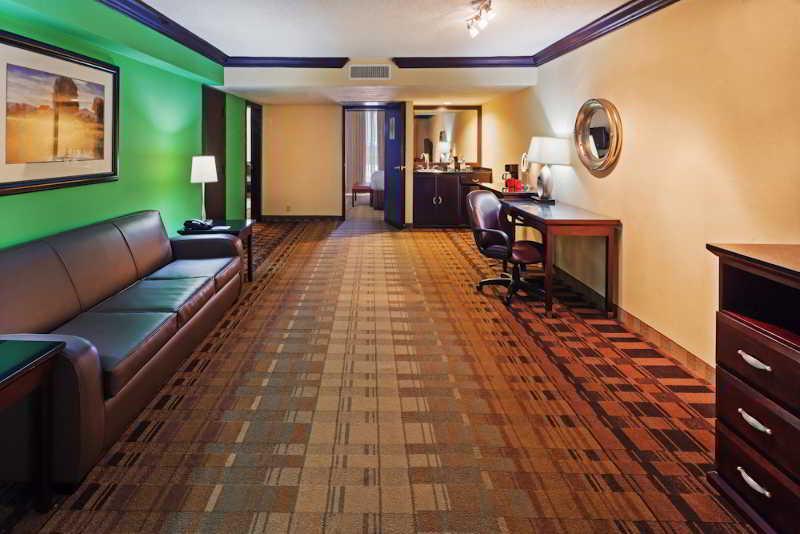 Crowne Plaza Suites Houston - Near Sugar Land Екстериор снимка